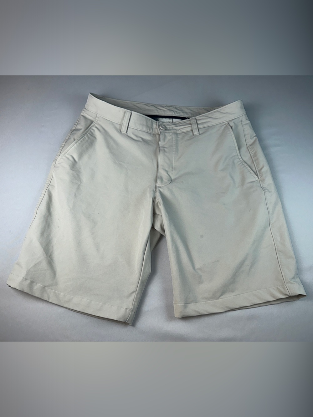 Under Armour Men's Khaki Shorts Flat-Front Golf Casual